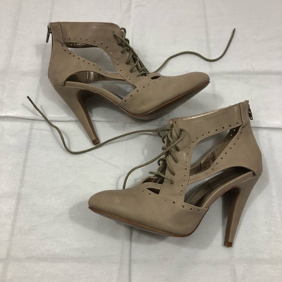 Refresh Shoes - Refresh Sophee Boot Heels, Size 8.5, Taupe